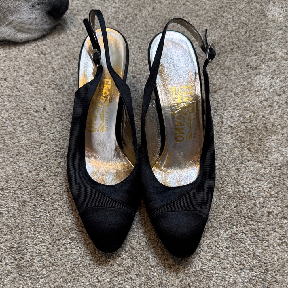 Salvatore Ferragamo | Vintage Sling Back Kitten Heels Pumps in Black Size 9 AA - Picture 12 of 13